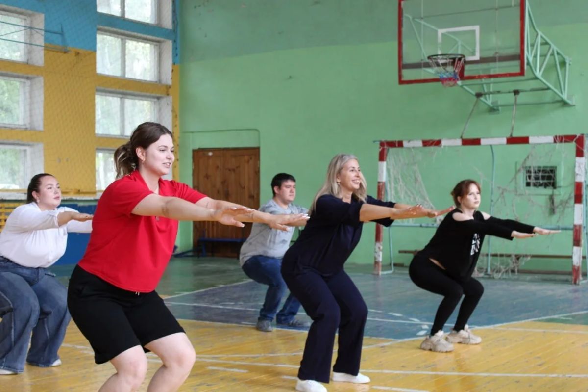 Зарядка с Доброслужащим!. 12 августа в Горловке в рамках направления «Доброслужащий» состоялась акция «Зарядка с Доброслужащим» Зарядка с Доброслужащим!. 12 августа в Горловке в рамках направления «Доброслужащий» состоялась акция «Зарядка с Доброслужащим»