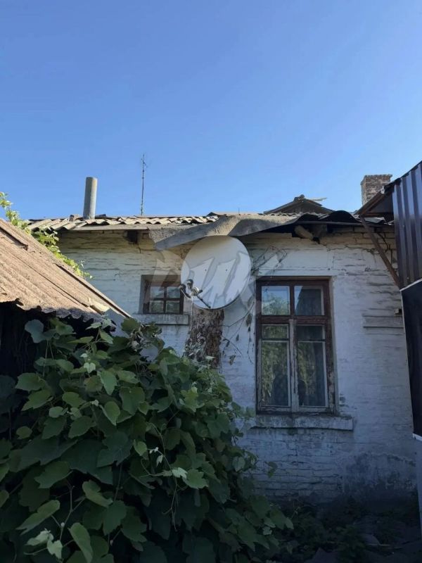 В Горловке в результате массированной атаки дронов украинских террористов повреждены частные дома, учреждение здравоохранения и инфраструктура теплоснабжающей организации, — мэр Приходько В Горловке в результате массированной атаки дронов украинских террористов повреждены частные дома, учреждение здравоохранения и инфраструктура теплоснабжающей организации, — мэр Приходько