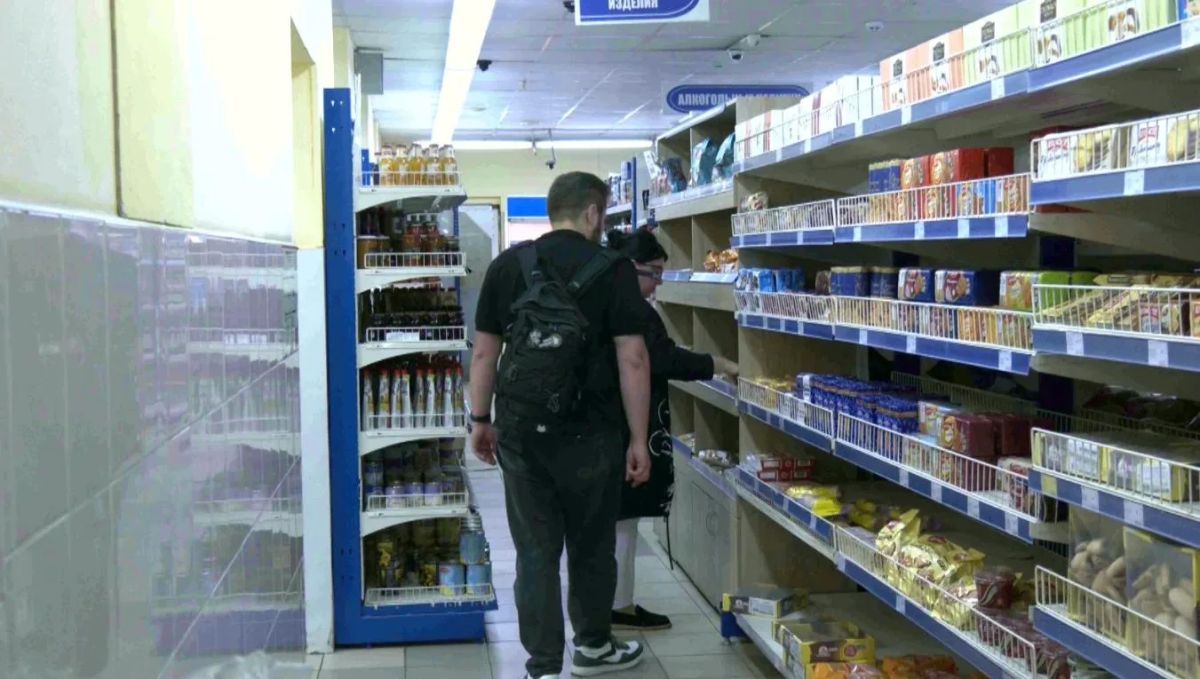 Активисты Народного контроля осуществили проверку ряда магазинов в Центрально-Городском районе Горловки Активисты Народного контроля осуществили проверку ряда магазинов в Центрально-Городском районе Горловки