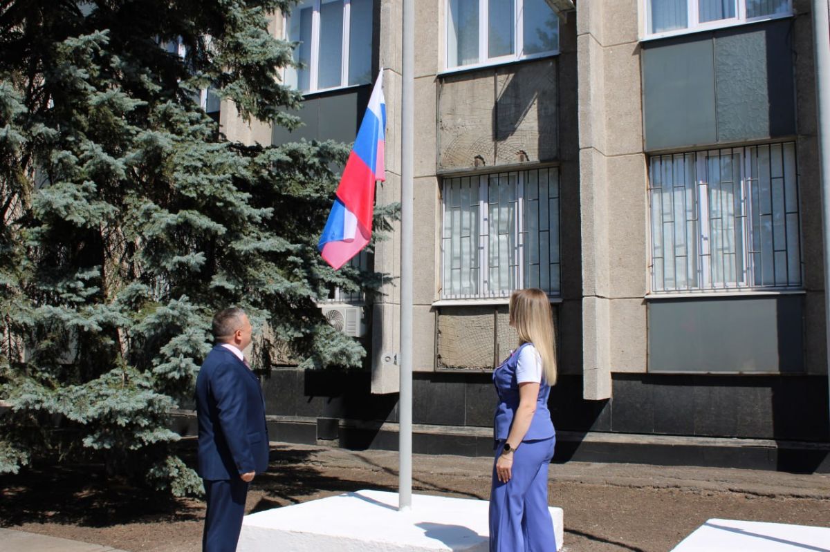 Сегодня, 22 августа, в Горловке прошла церемония торжественного поднятия российского флага Сегодня, 22 августа, в Горловке прошла церемония торжественного поднятия российского флага