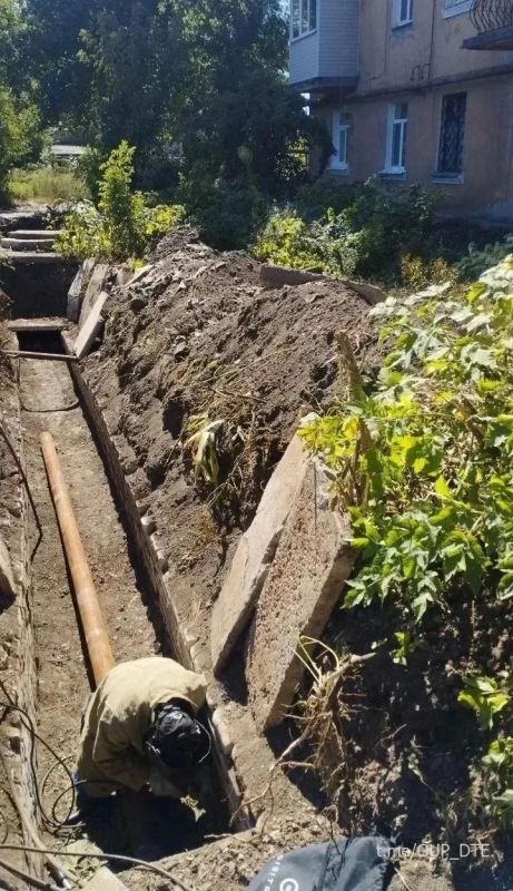 ВЫПОЛНЕНИЕ БЛАГОУСТРОЙСТВА В ДВУХ РАЙОНАХ ГОРЛОВКИ ВЫПОЛНЕНИЕ БЛАГОУСТРОЙСТВА В ДВУХ РАЙОНАХ ГОРЛОВКИ