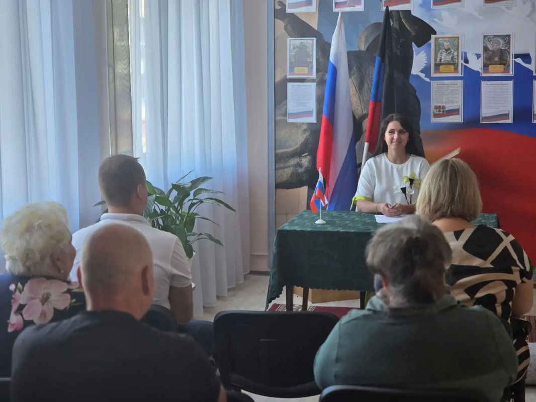 Сегодня, 25 августа, состоялось мероприятие совместно с администрацией городского округа Горловка и председателями ТОС муниципального образования городского округа Горловка, в ходе которого обсуждался вопрос создания... Сегодня, 25 августа, состоялось мероприятие совместно с администрацией городского округа Горловка и председателями ТОС муниципального образования городского округа Горловка, в ходе которого обсуждался вопрос создания...