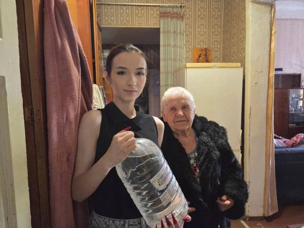 Иван Приходько: В рамках акции «Молодёжь не оставит в беде» доброслужащие администрации городского округа Горловка Донецкой Народной Республики при поддержке Горловской и Славянской епархии оказали помощь маломобильным... Иван Приходько: В рамках акции «Молодёжь не оставит в беде» доброслужащие администрации городского округа Горловка Донецкой Народной Республики при поддержке Горловской и Славянской епархии оказали помощь маломобильным...