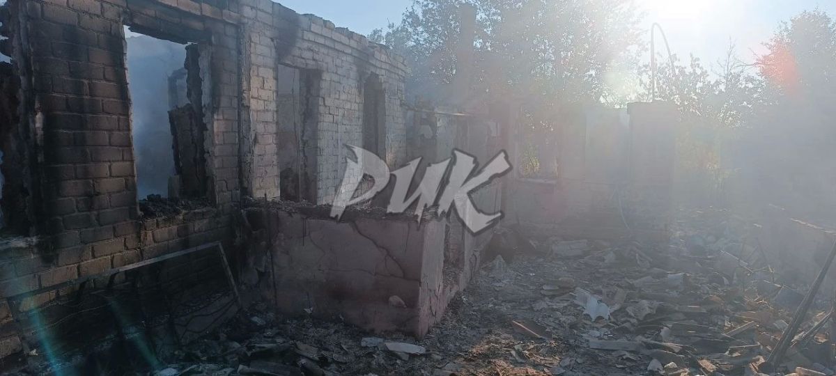 Иван Приходько: В результате атаки БПЛА украинских террористов в Калининском районе Горловки полностью уничтожен дом Иван Приходько: В результате атаки БПЛА украинских террористов в Калининском районе Горловки полностью уничтожен дом
