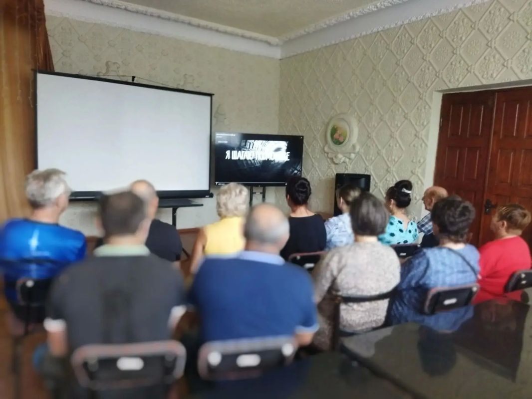 Золотой фонд и новые горизонты: в Калининском районе Горловки отпраздновали День российского кино Золотой фонд и новые горизонты: в Калининском районе Горловки отпраздновали День российского кино