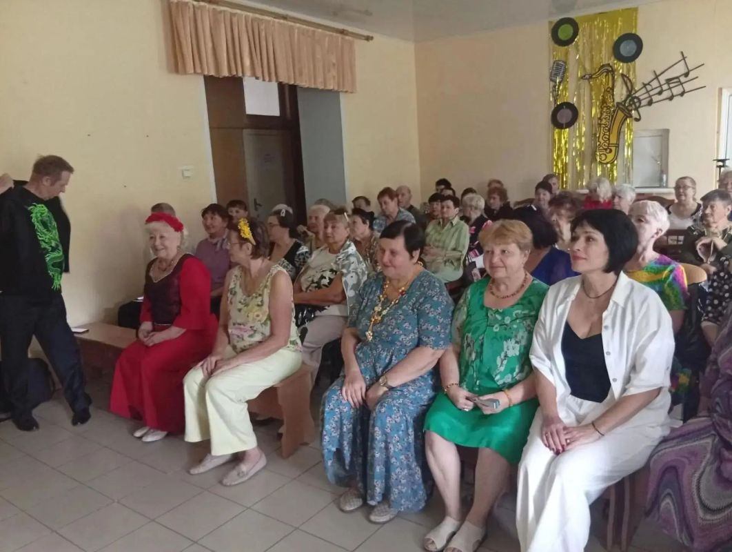 Праздник мужества и труда. Сегодня, 28 августа, в ГБУСО ЦСОН Центрально-Городского внутригородского района города Горловки в рамках проекта «Старшее поколение» состоялось мероприятие, посвящённое предстоящему Дню шахтёра Праздник мужества и труда. Сегодня, 28 августа, в ГБУСО ЦСОН Центрально-Городского внутригородского района города Горловки в рамках проекта «Старшее поколение» состоялось мероприятие, посвящённое предстоящему Дню шахтёра