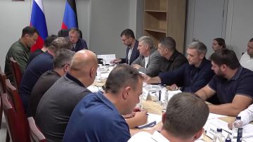 Глава ДНР Денис Владимирович Пушилин подчеркнул, что все усилия направлены на улучшение качества жизни жителей, а взаимодействие с федеральным центром помогает оперативно решать сложные задачи