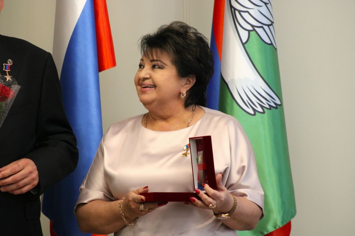 Роман Конев: Депутату Горловского городского совета первого созыва Нелле Якуненко присвоено звание «Почётный гражданин муниципального образования городского округа Горловка Донецкой Народной Республики» Роман Конев: Депутату Горловского городского совета первого созыва Нелле Якуненко присвоено звание «Почётный гражданин муниципального образования городского округа Горловка Донецкой Народной Республики»