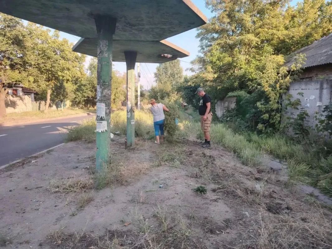 В Центрально-Городском районе Горловки состоялся субботник В Центрально-Городском районе Горловки состоялся субботник
