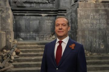 Молодая Гвардия поздравляет с днём рождения Председателя Партии «Единая Россия», заместителя Председателя Совета Безопасности РФ Дмитрия Анатольевича Медведева!