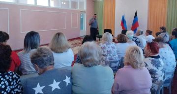 В Калининском районе Горловки состоялись встречи лидеров общественного мнения с жителями