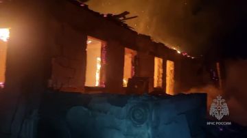 В Горловке огнеборцы МЧС России ликвидировали пожар, возникший в результате атаки БПЛА ВСУ