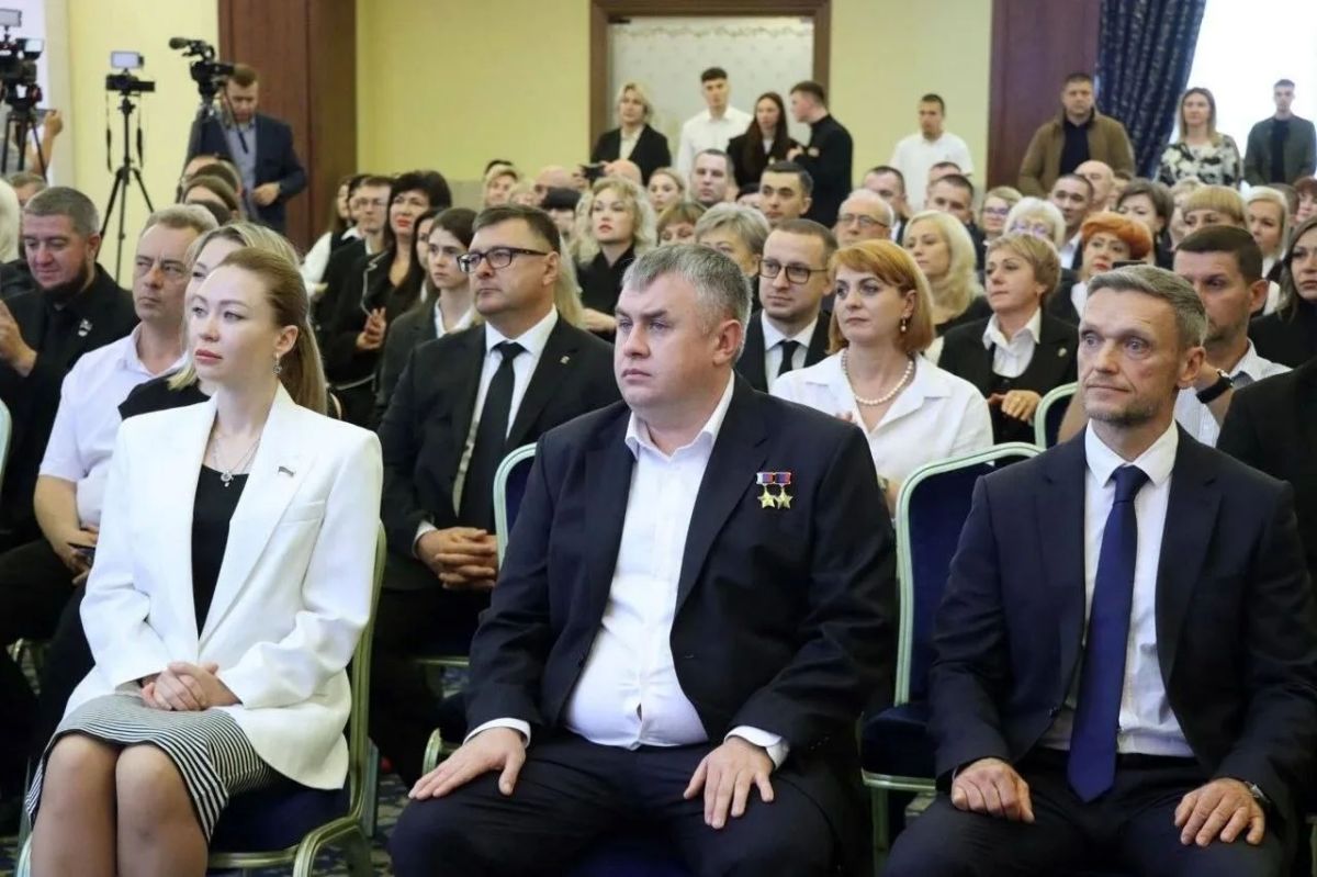 Кто такой наставник? Это не просто человек, который передаёт знания Кто такой наставник? Это не просто человек, который передаёт знания