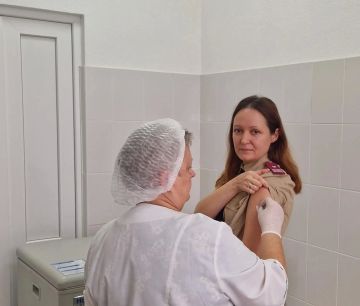 Надежная защита в сезон простуд: в Горловке проводится вакцинация от гриппа