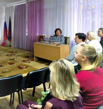 В преддверии профессионального праздника Дня дошкольного работника начальник Управления образования администрации городского округа Горловка Мария Яношевна Полубан встретилась с сотрудниками дошкольного образовательного...