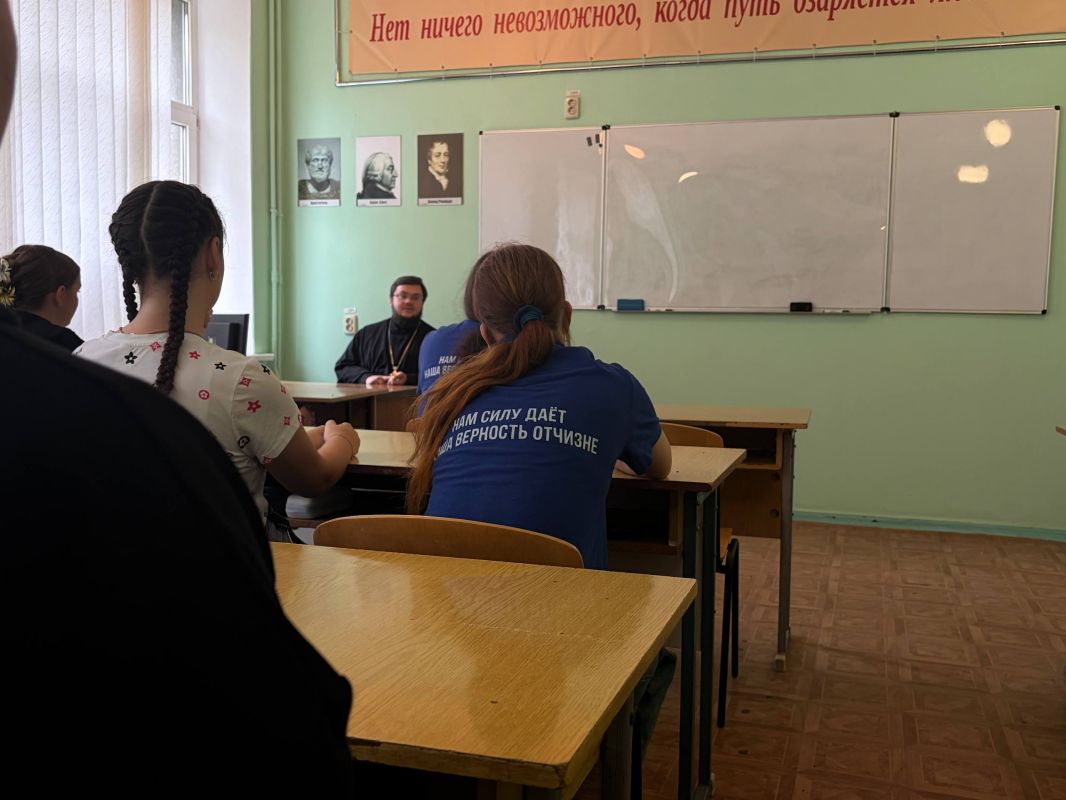 Молодёжь пообщалась со священнослужителем Агафодором (Поляковым) Молодёжь пообщалась со священнослужителем Агафодором (Поляковым)