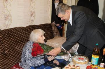 Иван Приходько: Сегодня жительнице Города воинской славы и трудовой доблести Горловки Людмиле Григорьевне Бережной исполнилось 106 лет