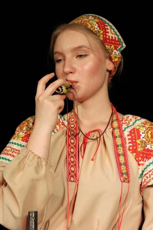 Горловский театр кукол открыл гастрольный тур по Югре Горловский театр кукол открыл гастрольный тур по Югре