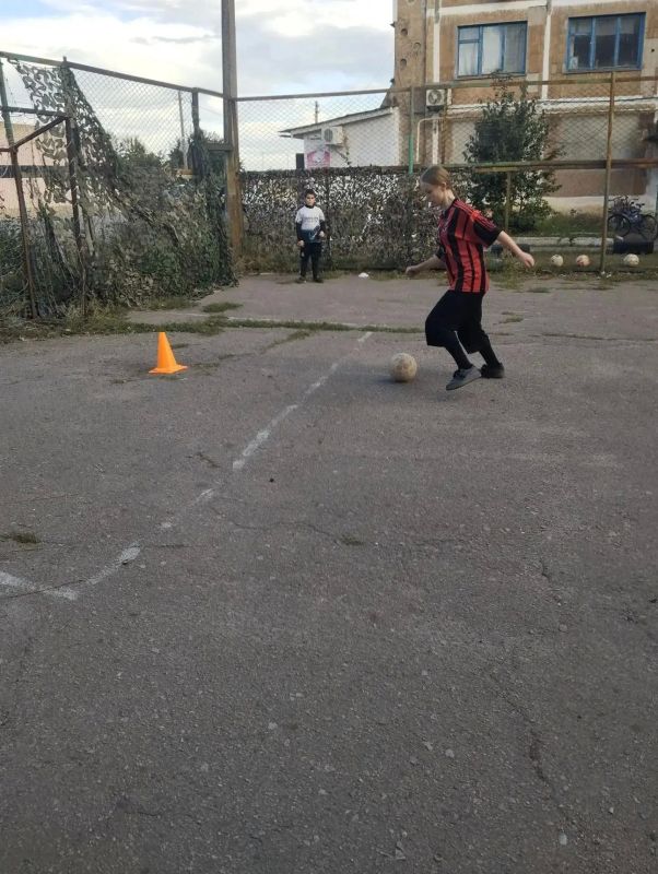 В Горловке активно реализуется проект Единой России «Детский спорт» В Горловке активно реализуется проект Единой России «Детский спорт»