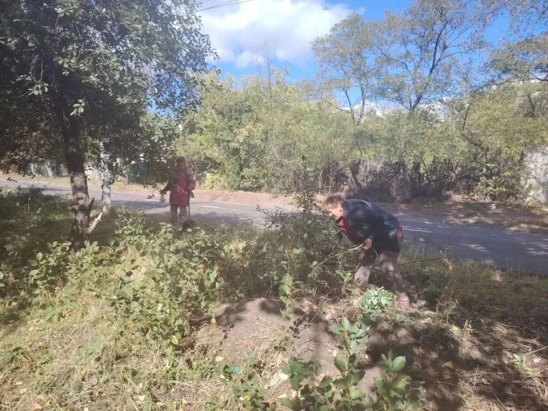 В Центрально-Городском внутригородском районе Горловки прошли субботники В Центрально-Городском внутригородском районе Горловки прошли субботники