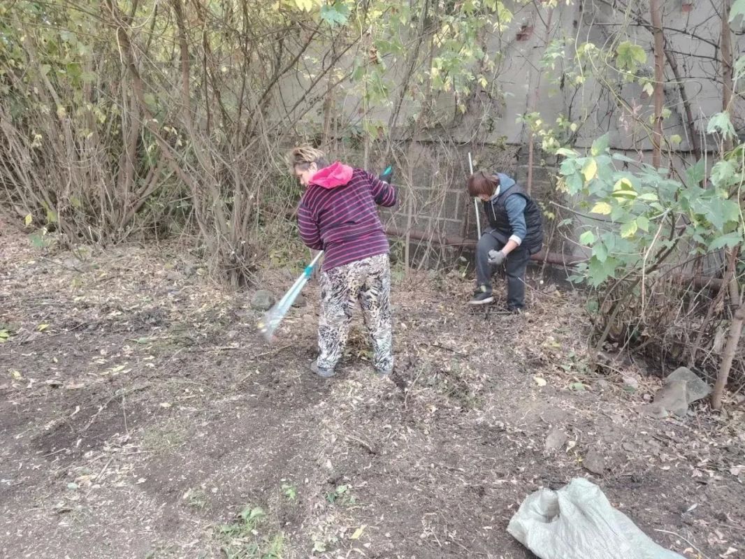 В Центрально-Городском внутригородском районе Горловки прошли субботники В Центрально-Городском внутригородском районе Горловки прошли субботники
