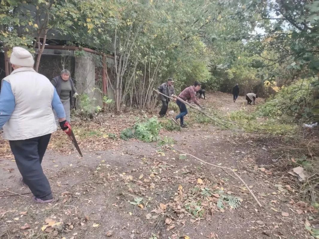 В Центрально-Городском внутригородском районе Горловки прошли субботники В Центрально-Городском внутригородском районе Горловки прошли субботники