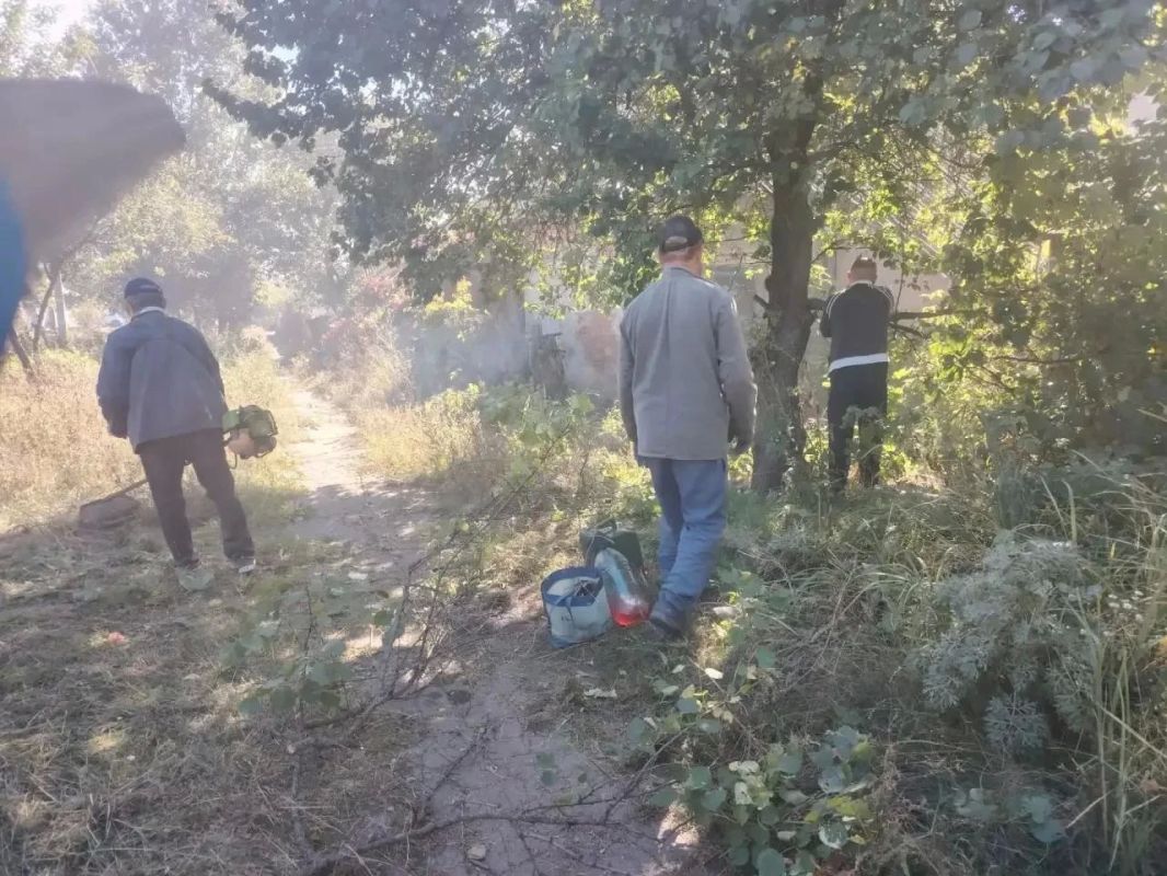 В Центрально-Городском внутригородском районе Горловки прошли субботники В Центрально-Городском внутригородском районе Горловки прошли субботники