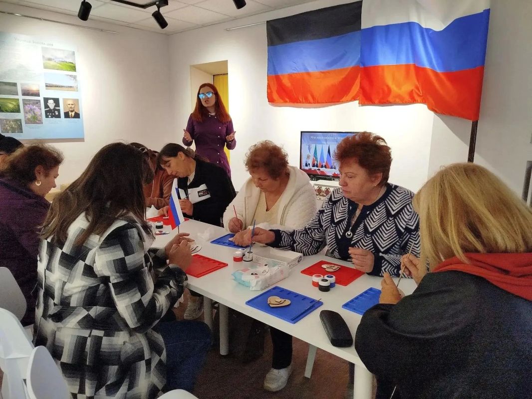 Вдохновение, карьера и новые возможности с женским клубом при кадровом центре! Вдохновение, карьера и новые возможности с женским клубом при кадровом центре!