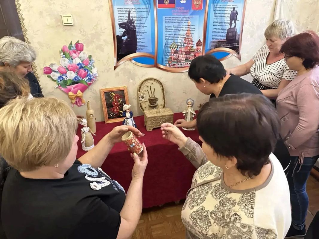 В Никитовском районе прошла творческая выставка В Никитовском районе прошла творческая выставка