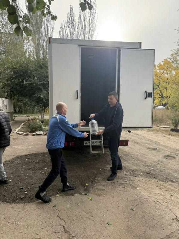 Роман Конев: 13 октября 2026 года депутаты Горловского городского совета Донецкой Народной Республики первого созыва Павел Калфакчиян, Елена Кузьмина, Алексей Костин, Андрей Костюк, Сергей Попов во исполнение поручения Главы... Роман Конев: 13 октября 2026 года депутаты Горловского городского совета Донецкой Народной Республики первого созыва Павел Калфакчиян, Елена Кузьмина, Алексей Костин, Андрей Костюк, Сергей Попов во исполнение поручения Главы...