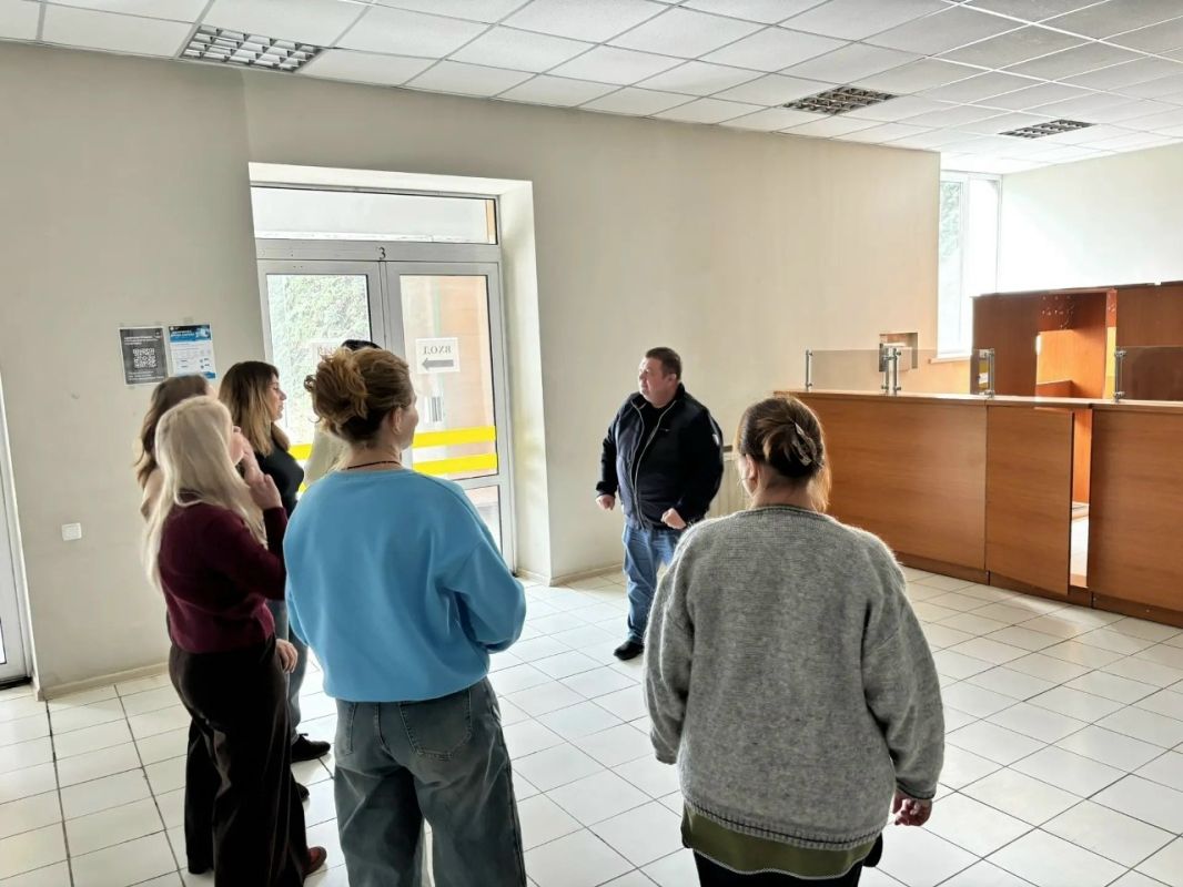 21 октября 2026 года депутаты Горловского городского совета от фракции «Единая Россия» — Роман Конев, Наталия Ботвина, Александр Кунов, Сергей Третьяков, Евгений Прокопович, Дмитрий Корона и Николай Гальченко — провели... 21 октября 2026 года депутаты Горловского городского совета от фракции «Единая Россия» — Роман Конев, Наталия Ботвина, Александр Кунов, Сергей Третьяков, Евгений Прокопович, Дмитрий Корона и Николай Гальченко — провели...