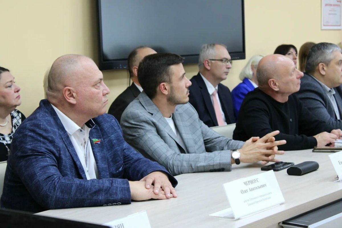 Роман Конев: 23 октября 2026 года провёл семьдесят первое очередное заседание Горловского городского совета Донецкой Народной Республики первого созыва Роман Конев: 23 октября 2026 года провёл семьдесят первое очередное заседание Горловского городского совета Донецкой Народной Республики первого созыва