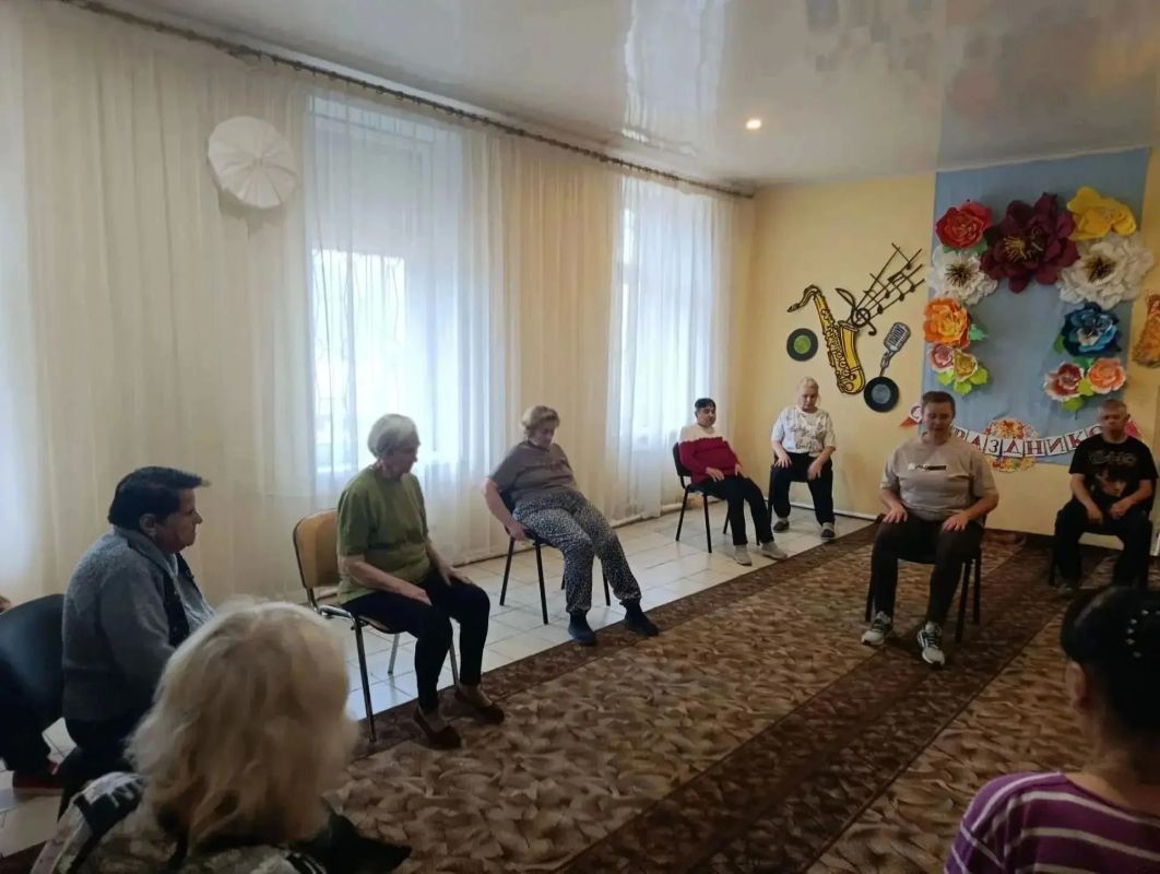 В Центрально-Городском районе Горловки продолжается реализация проекта партии Единая Россия «Старшее поколение» В Центрально-Городском районе Горловки продолжается реализация проекта партии Единая Россия «Старшее поколение»