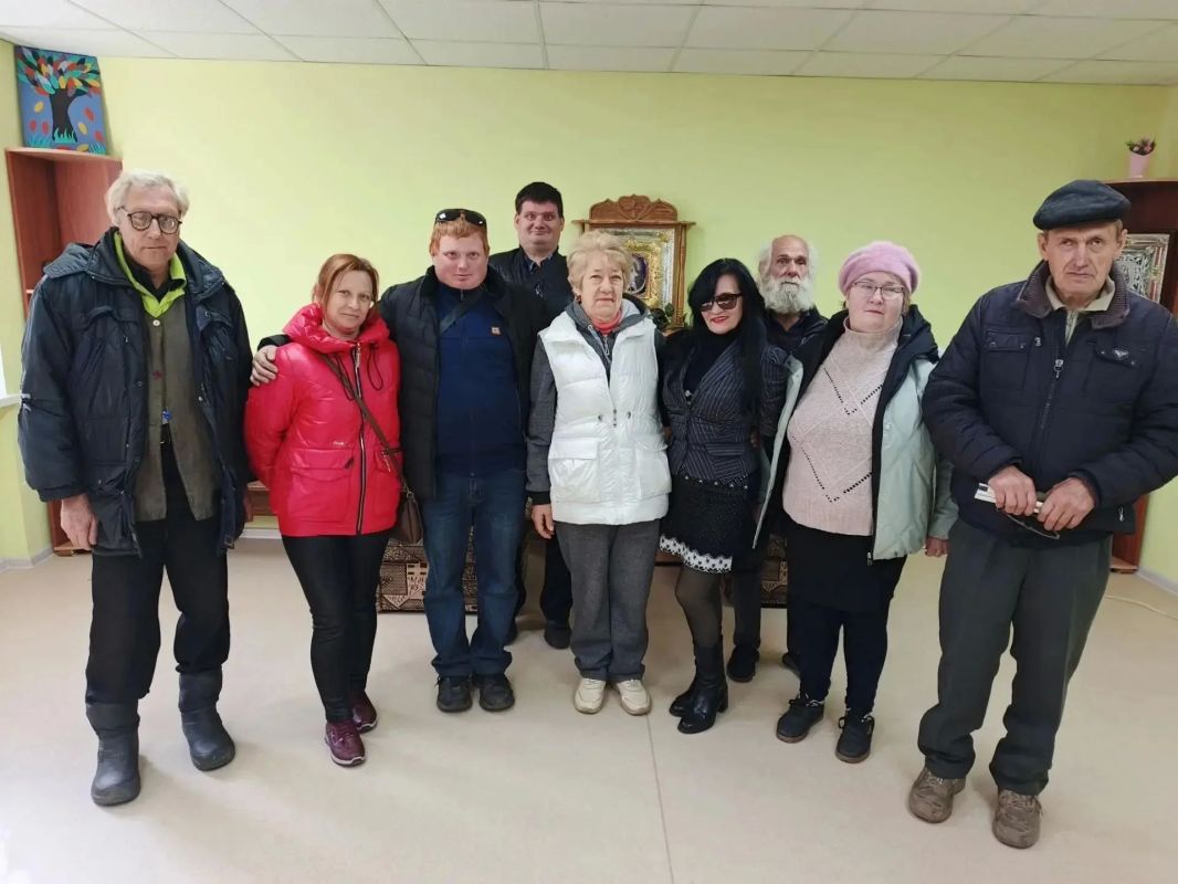 Сотрудники Центра соцобслуживания Калининского района Горловки посетили представители Всероссийского общества слепых Сотрудники Центра соцобслуживания Калининского района Горловки посетили представители Всероссийского общества слепых