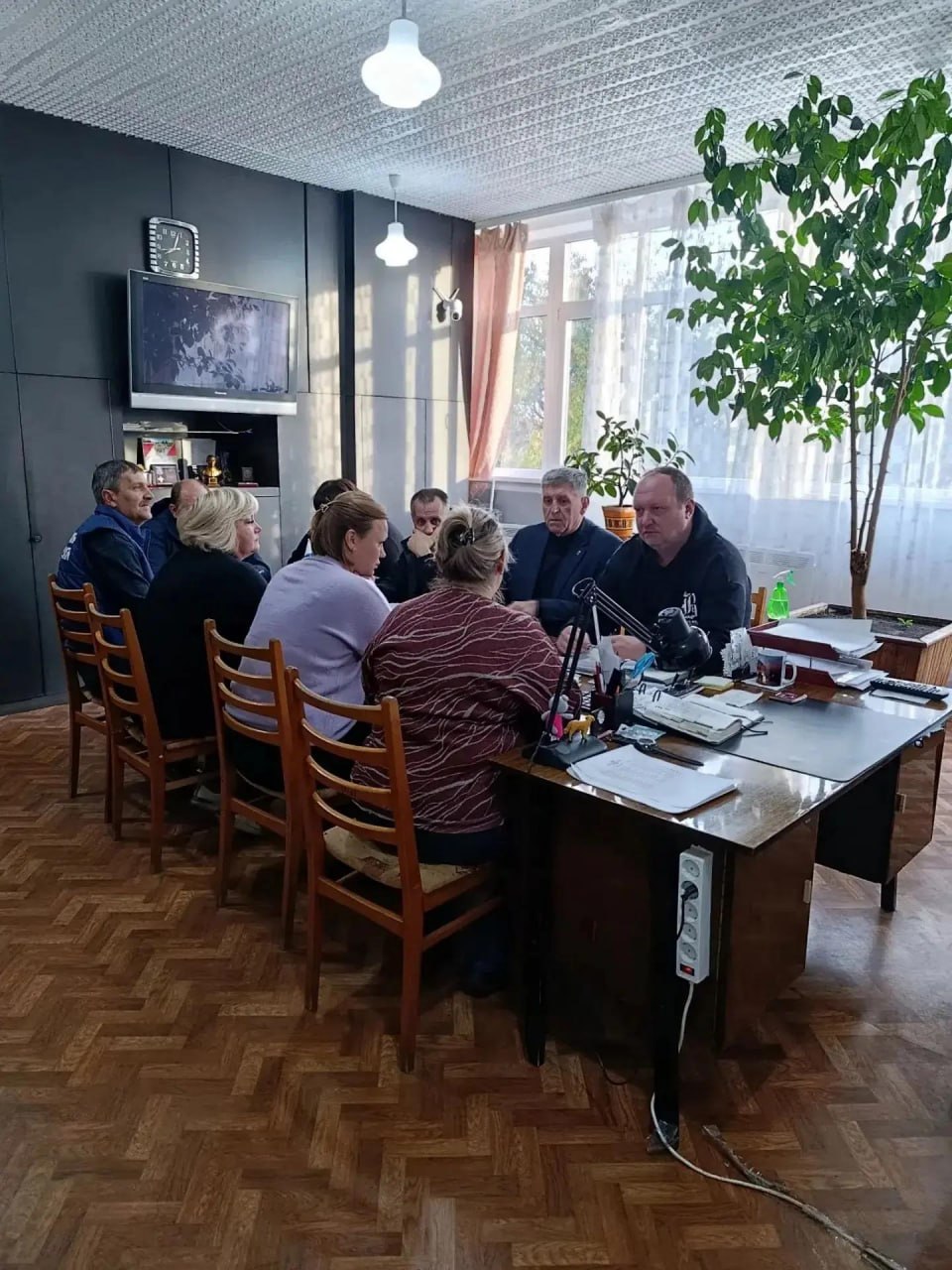 Роман Конев: 30 октября 2026 года депутат Горловского городского совета от фракции «Единая Россия» Николай Гальченко провёл встречу с трудовым коллективом